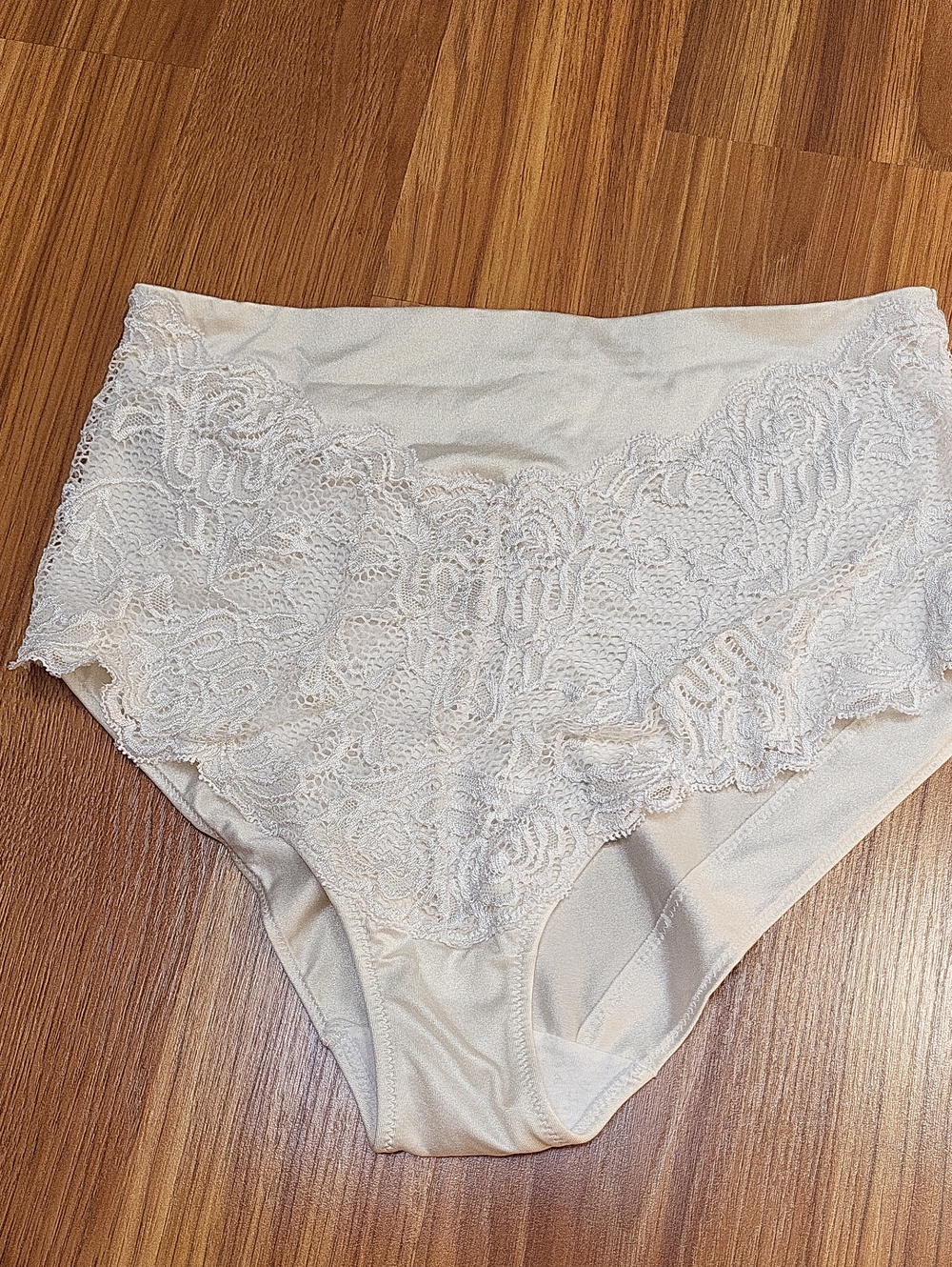 High-Waist Elastic Supportive Lace Briefs in Cream — Women’s Comfort Panty